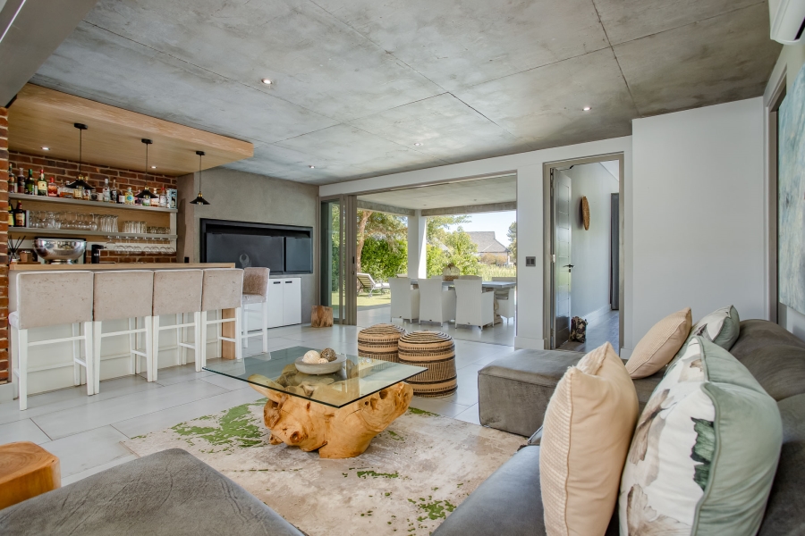 4 Bedroom Property for Sale in Pearl Valley at Val de Vie Western Cape